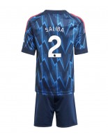 Arsenal William Saliba #2 Vieraspaita Lasten 2025-26 Lyhythihainen (+ shortsit)